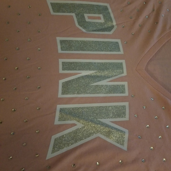 VS Pink V-Neck Campus Tee - Picture 4 of 4